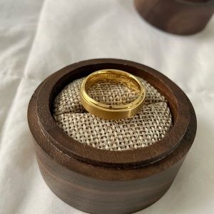 BRAND NEW 18k gold plated 8mm Tungsten wedding band size 8 by Gentleman’s Bands